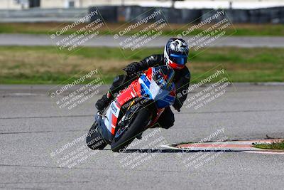 media/Jan-21-2023-Fastrack Riders (Sat) [[fcf3f88a30]]/Level 2/Session 4 Turn 6-Mountian Shot/